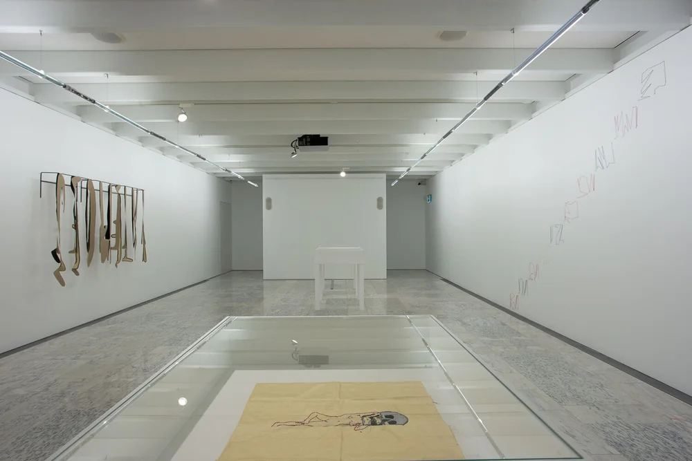 Exhibition A linha está ocupada…, 2